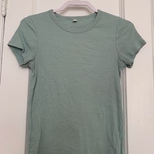 Light Turquoise Ribbed Uniqlo Tee, Medium